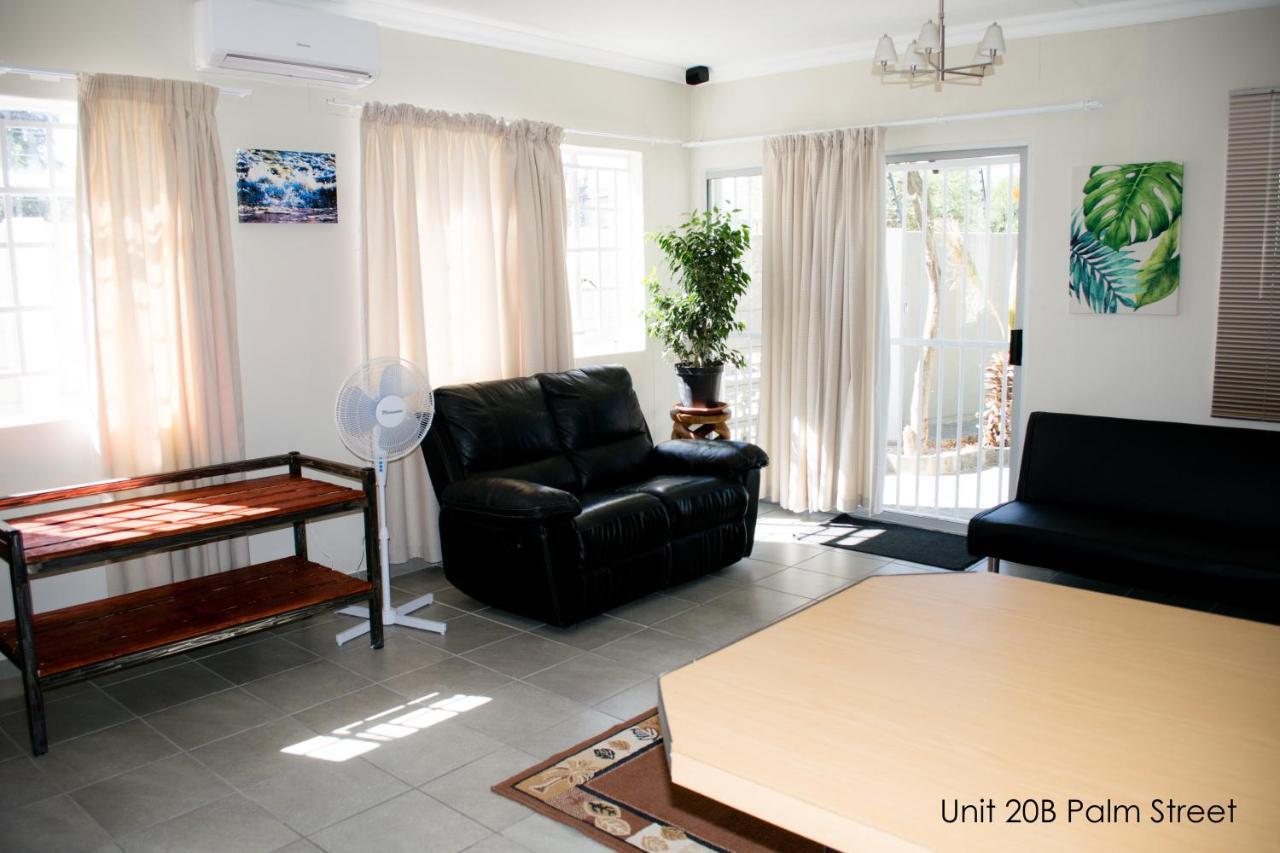 Апартаменты Bateleur Self Catering Cc Виндхук Экстерьер фото